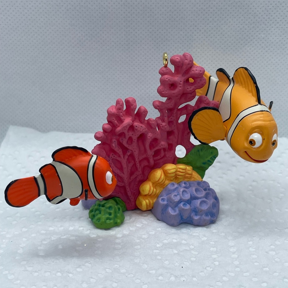 Finding Nemo and Marlin Hallmark Christmas Ornament Disney Pixar 2" 2003